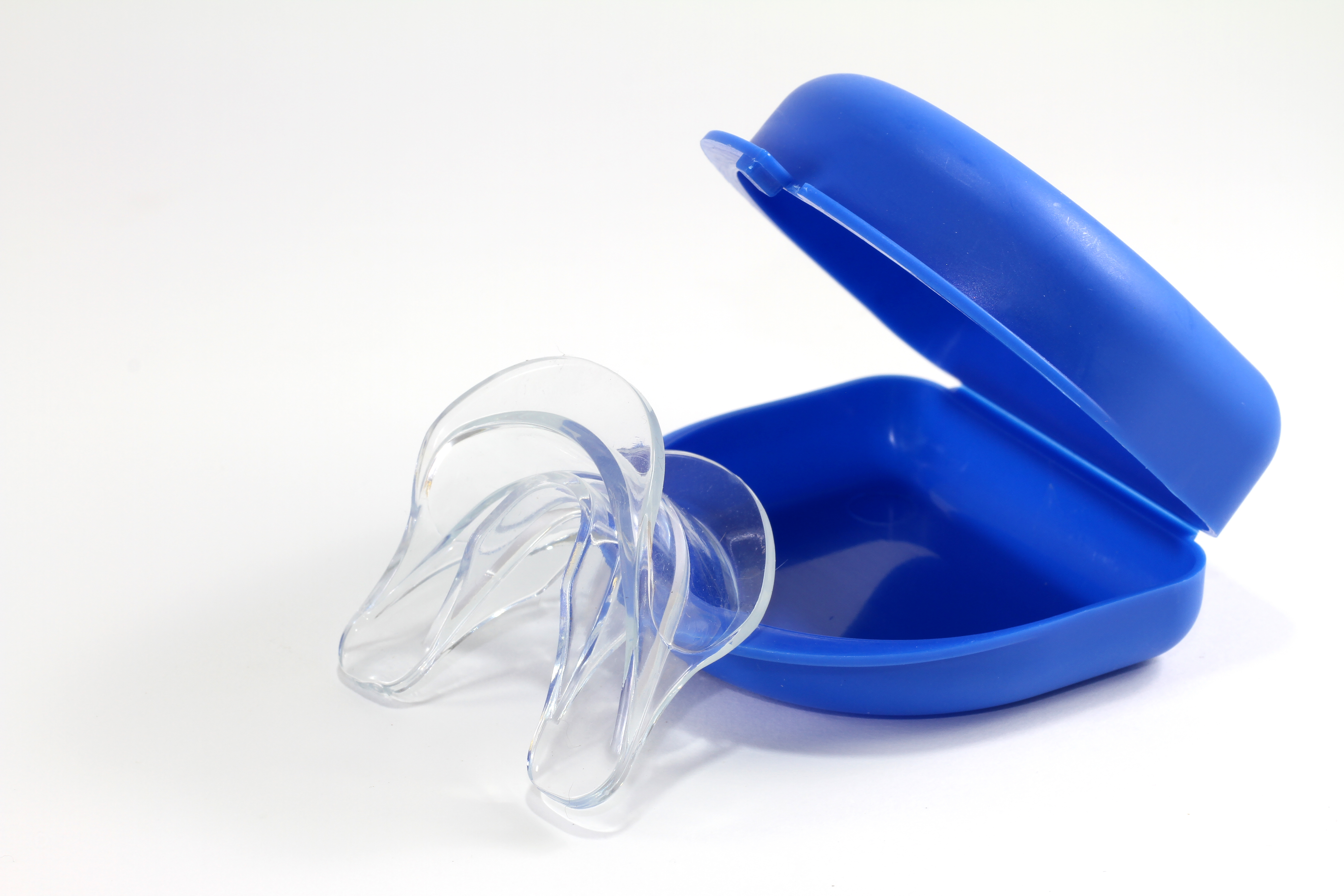 Transparent mouthguard and plastic case