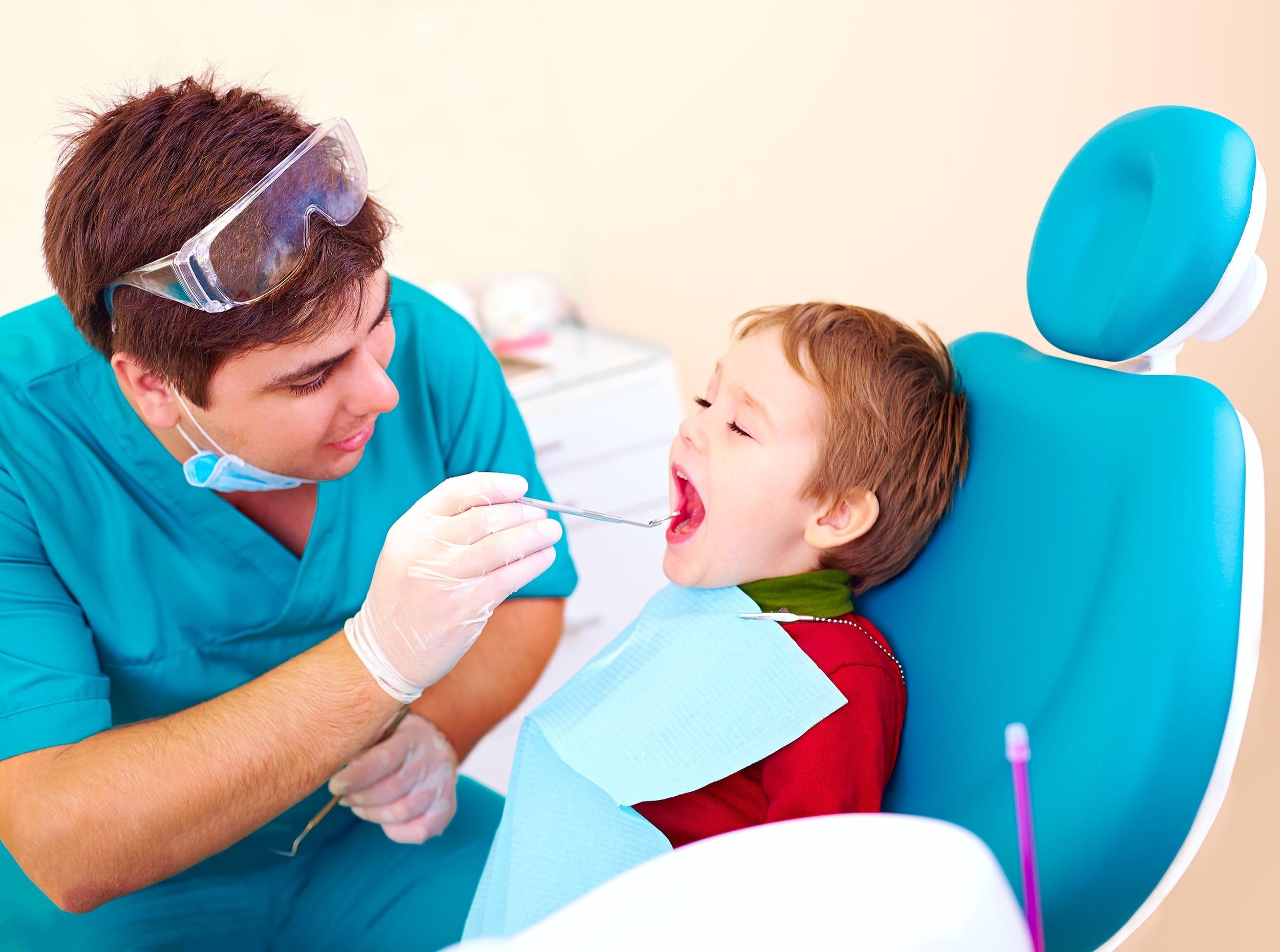 child visit to dentist